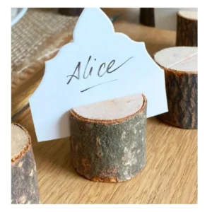 Marques places en bois petits rondins