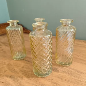 Vases longs jaunes 13 cm 1